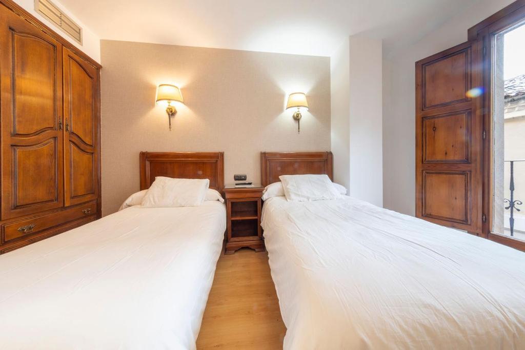 Hostal Sin Recep24H Puerta De La Villa - Pet Friendly & Restaurante Almazán Esterno foto
