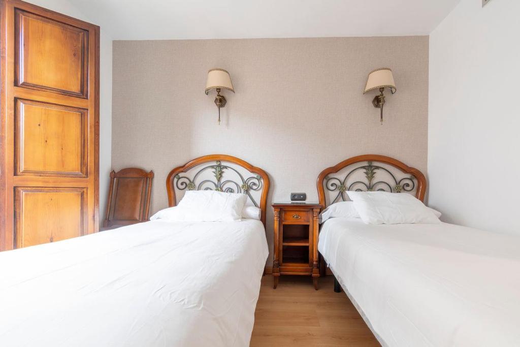 Hostal Sin Recep24H Puerta De La Villa - Pet Friendly & Restaurante Almazán Esterno foto