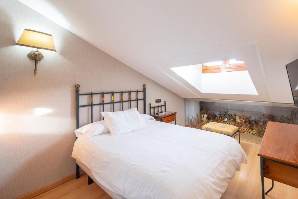 Hostal Sin Recep24H Puerta De La Villa - Pet Friendly & Restaurante Almazán Esterno foto